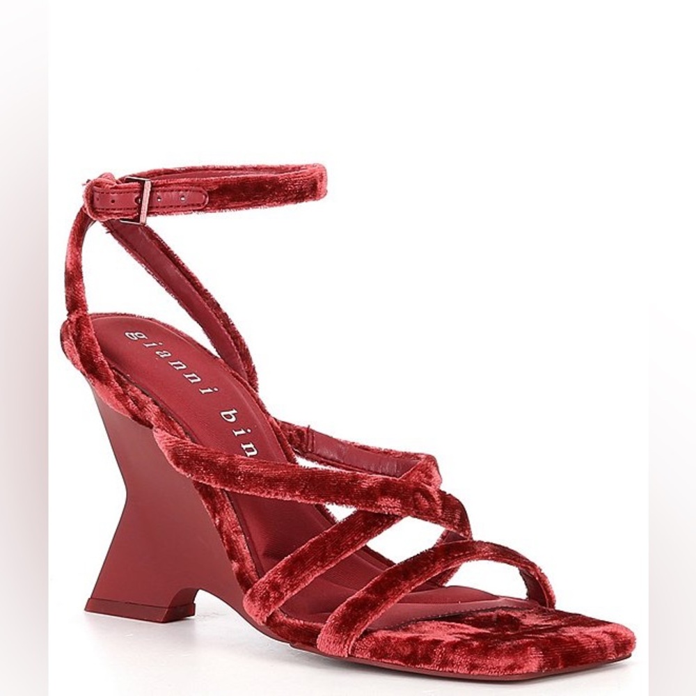Gianni Bini NWT  The Novak Velvet Strappy Wedge Heel Sandal